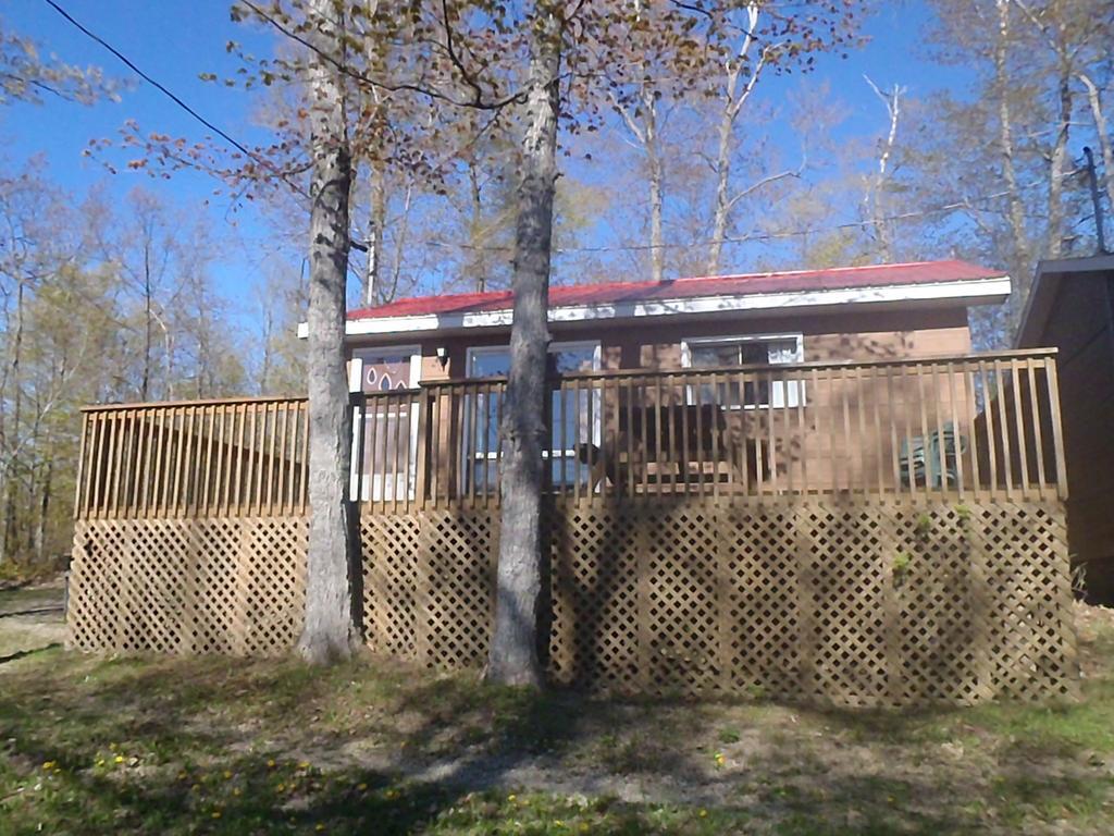Red Lodge Resort Little Current Habitación foto