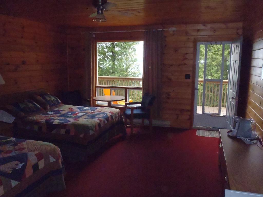 Red Lodge Resort Little Current Habitación foto