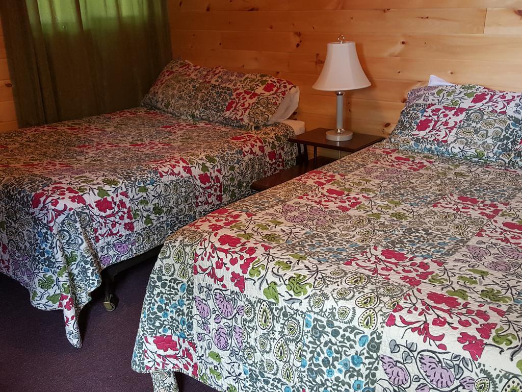 Red Lodge Resort Little Current Habitación foto