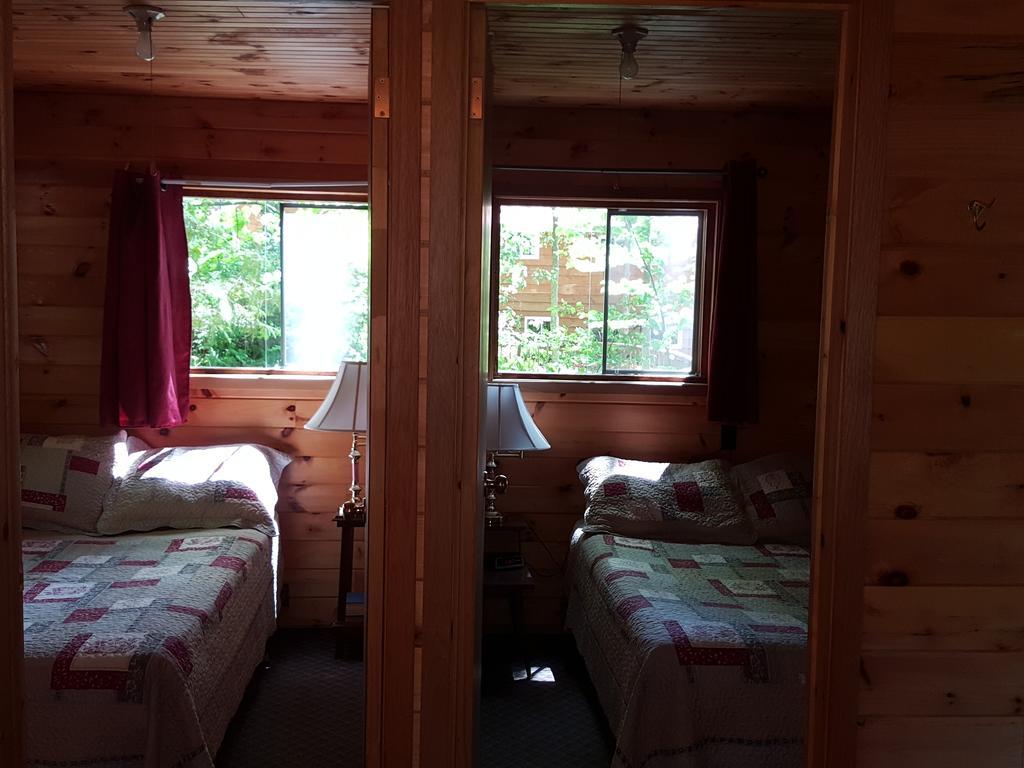 Red Lodge Resort Little Current Habitación foto